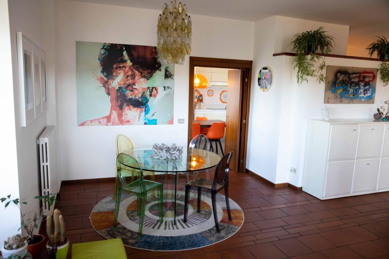 Sound Of Colors - Art Design Apartment Desenzano del Garda Esterno foto